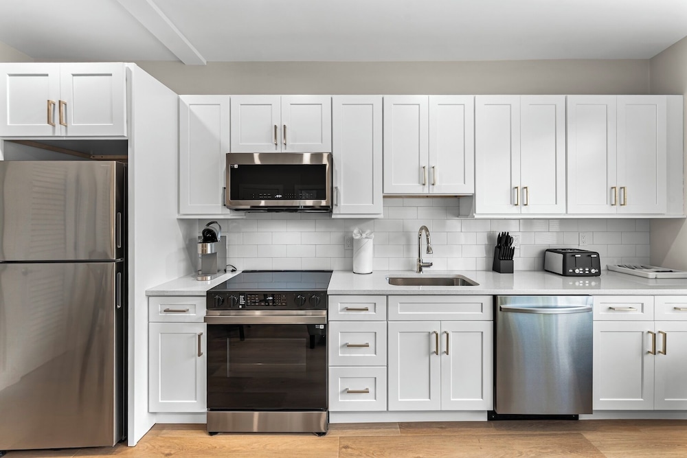 Luxury 2BR near Cambridge