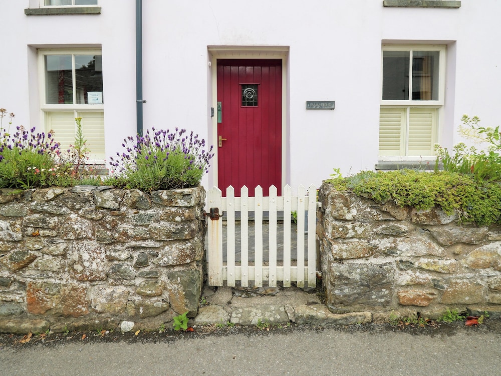 Panteg Cottage, Newport