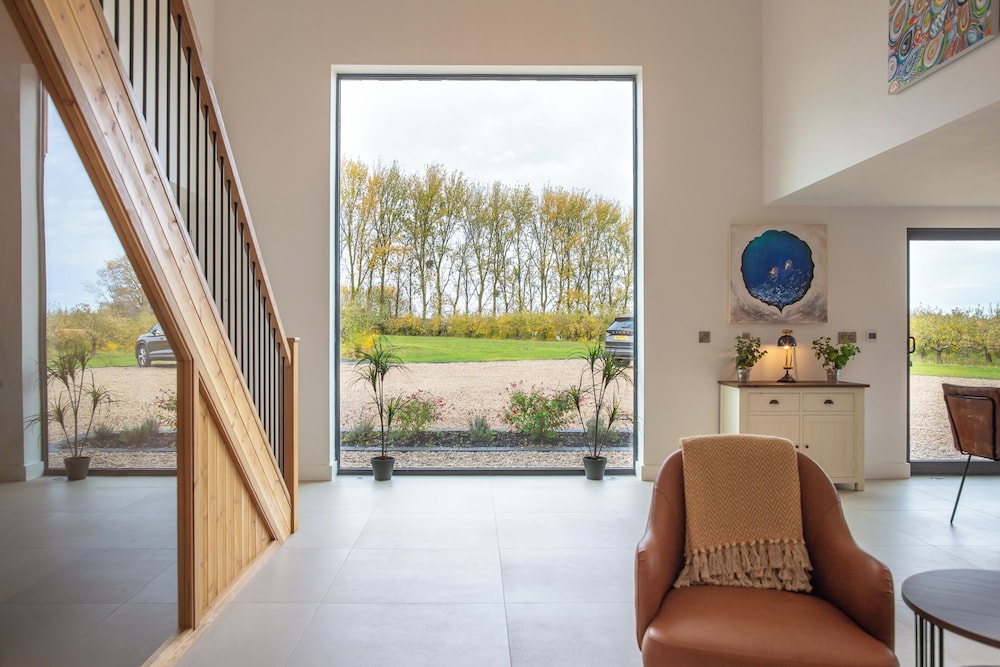 Beautiful Barn Conversion-Escape for 12