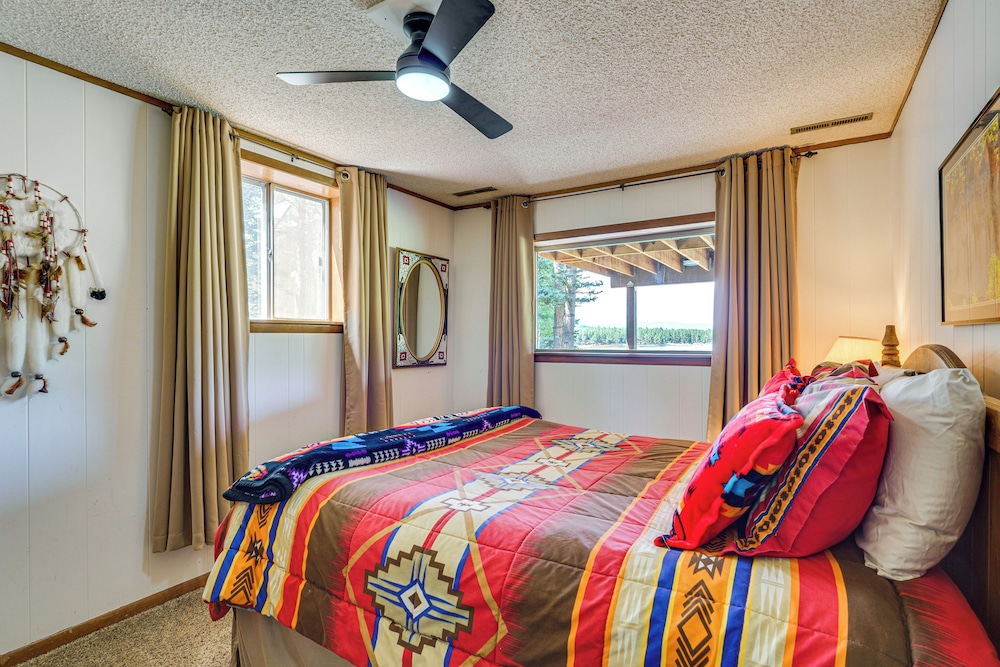 Monte Verde Lake Access & Views: Spacious Retreat!