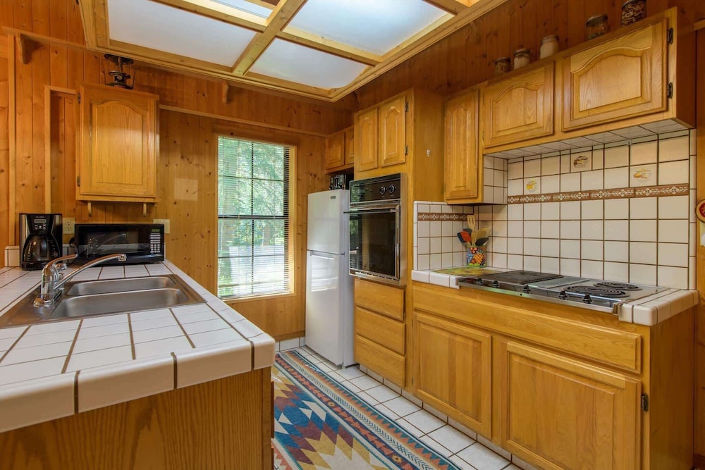 Glen Lake Cabin in the Woods