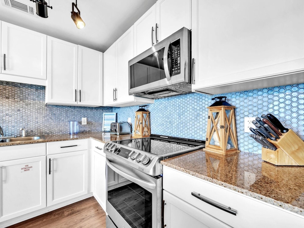 Laketown Wharf 1213