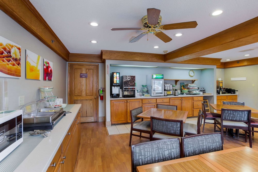 Athens Vacations - Quality Inn - Property Image 18