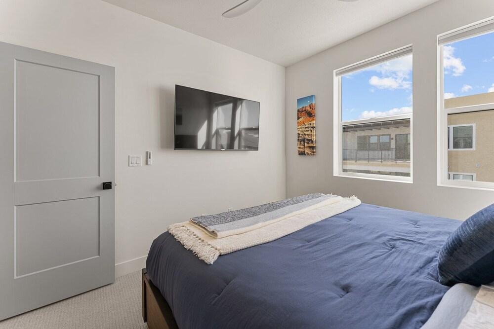 Red Rock Lagoon 3 Bedroom Condo