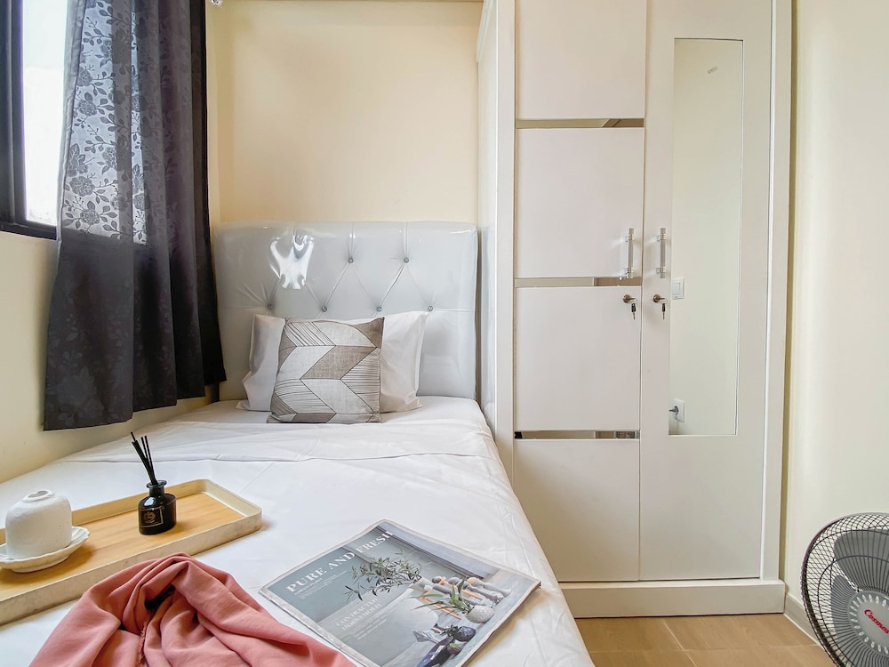 Simple And Bright 3Br At Meikarta Apartment