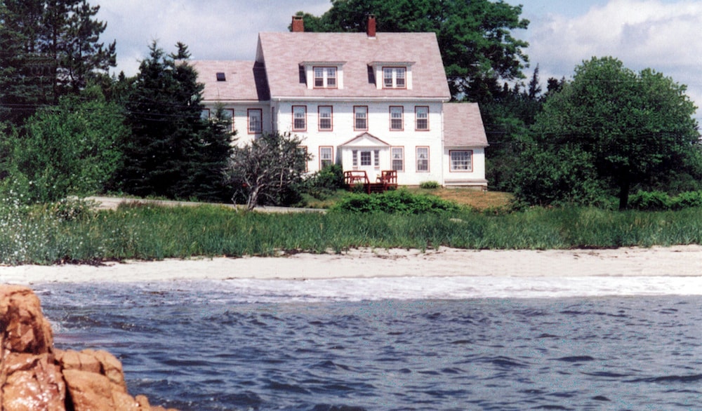 Acadia Oceanside Meadows Inn