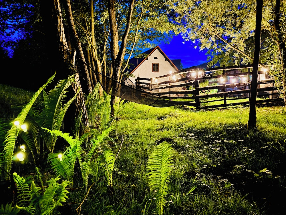 The Oak Lodge