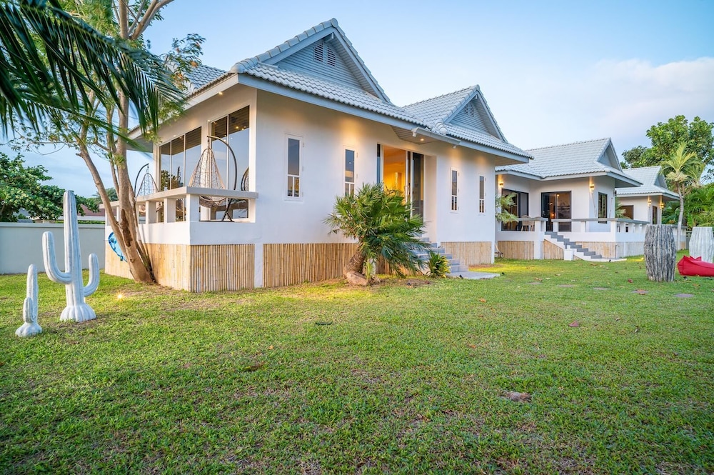 Danisam 4BR BeachVilla SunsetView KBR47