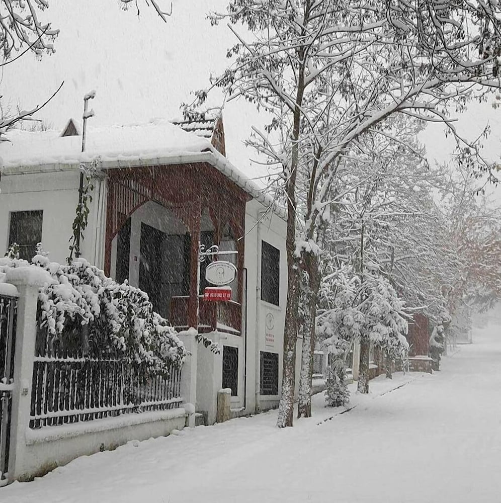 Orhan Kutbay'in Evi Turyolu Cafe Pansiyon