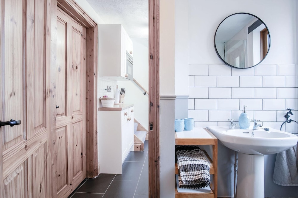 The Brambles - 2 Bedroom Cottage - Llanteg