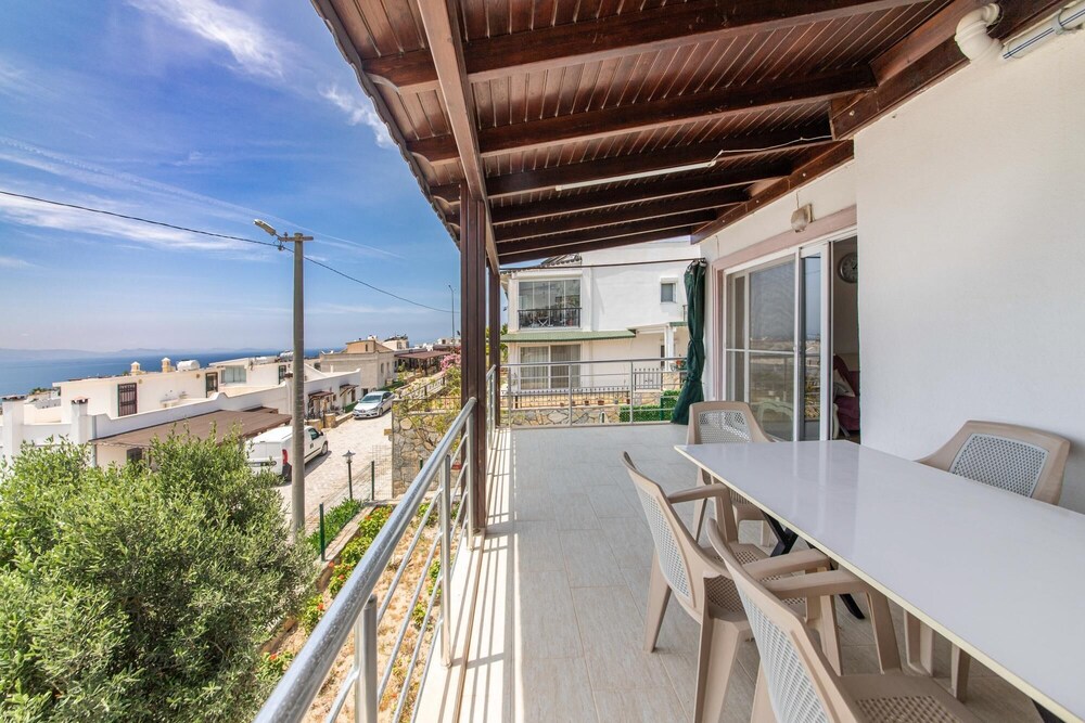 Sea View Cozy House With Private Beach in Bodrum
