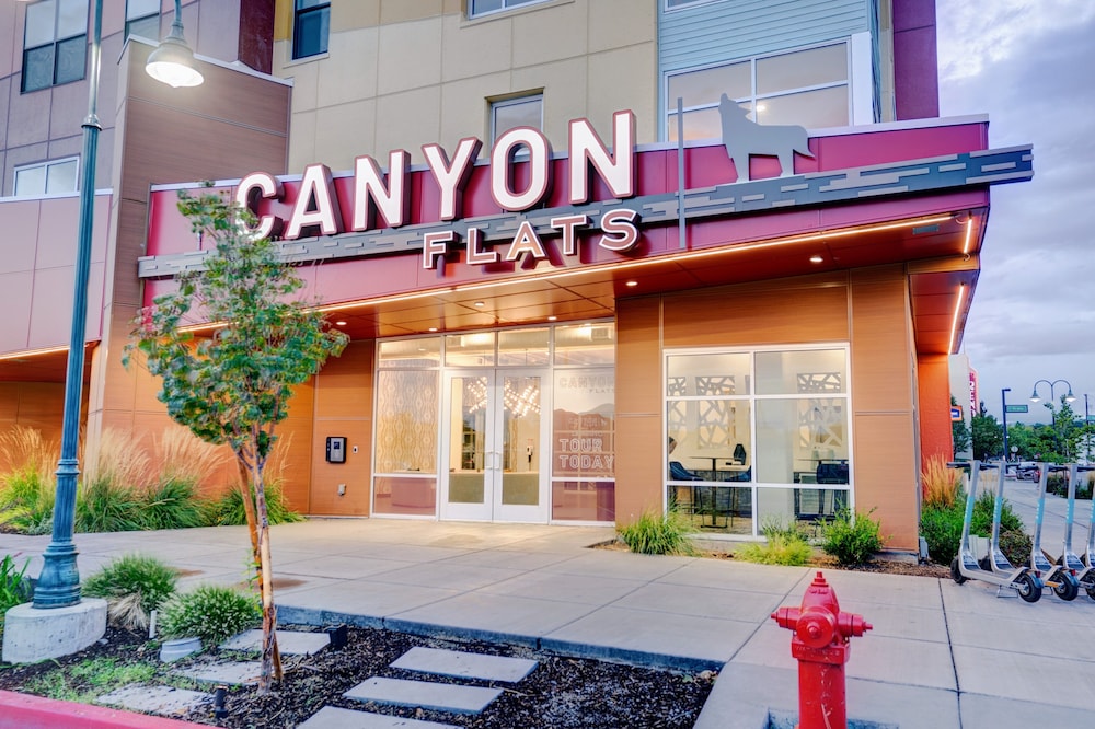 Reno Vacations - Canyon Flats Condos By Barsala - Property Image 2