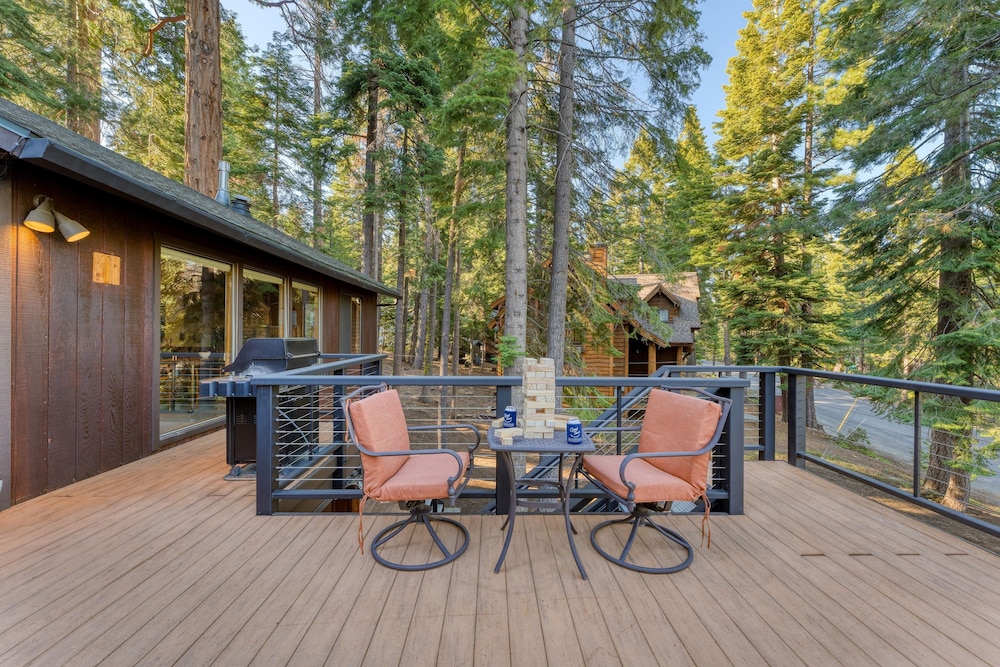 Paige Meadow by Avantstay Near Lake Tahoe City