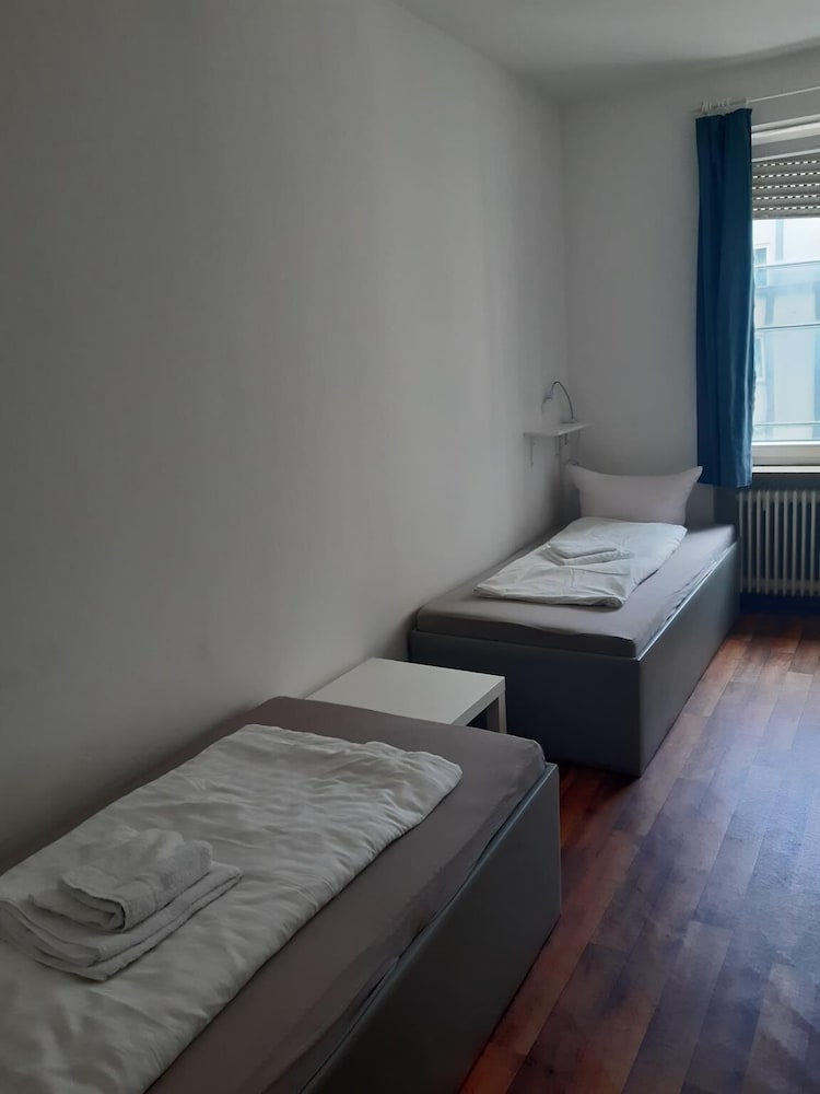 2-Rent Group Hostel Apartments SEN14