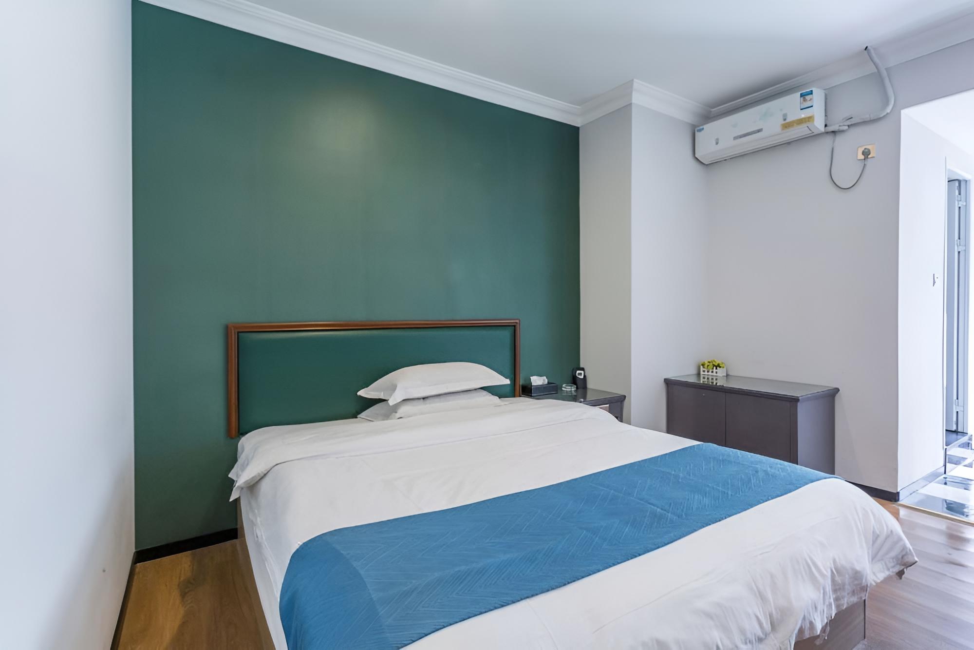 Huiyin Fashion Hotel