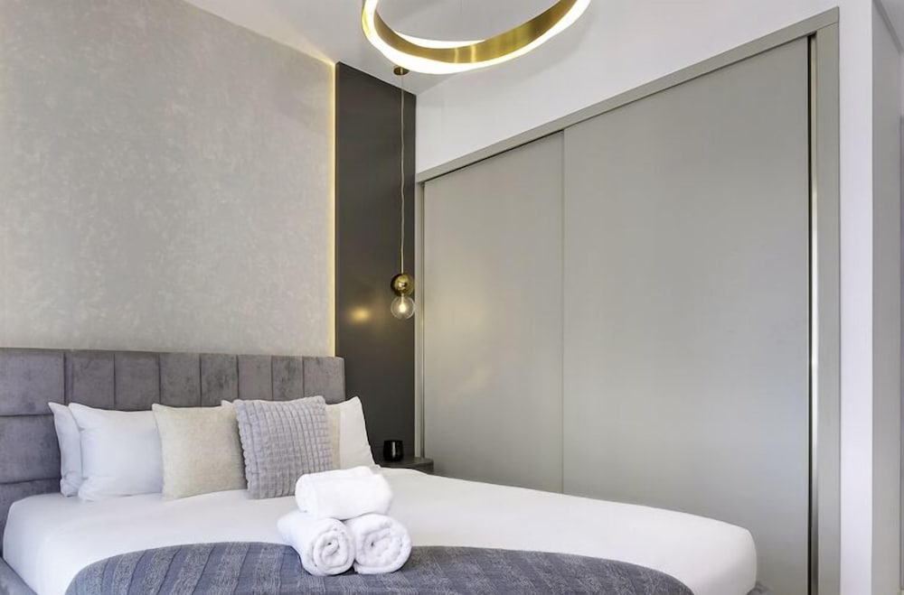 LUX The Ultra Luxury Beach Isle Suite