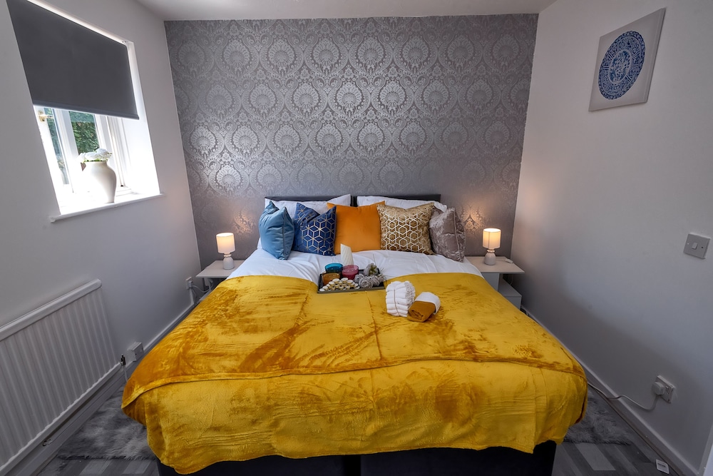 I Love London! A Stunning 2 Bed Home Sleeps 1-3!