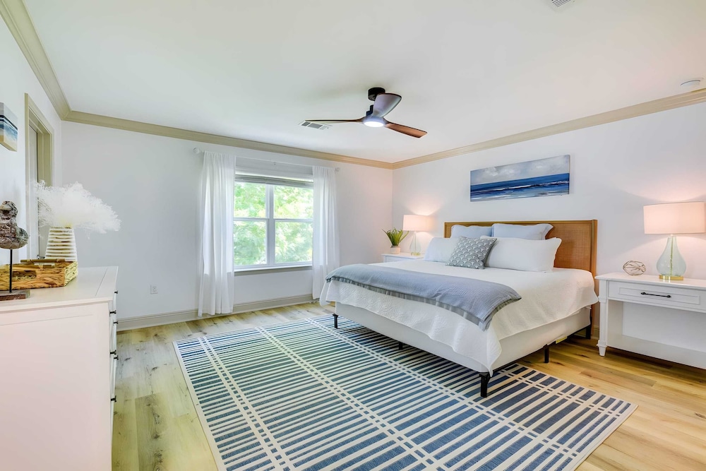Salty Rose Inn by Avantstay Inlet Beach Home w/ Porch, Firepit & Pool Access