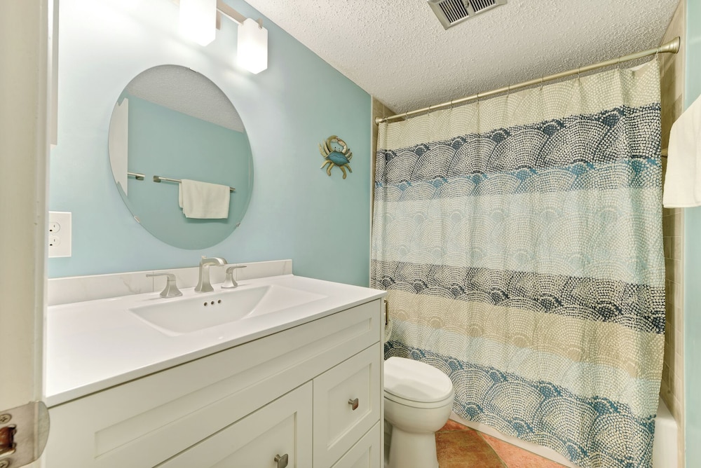 Jacksonville Beach Costa Verde 2319-102 by Distinctive Beach Rentals