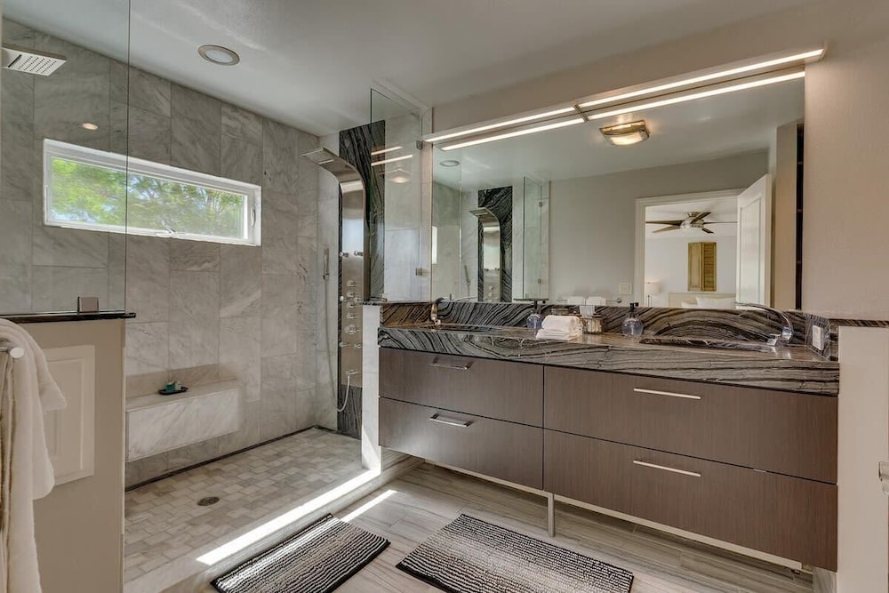 @ Marbella Lane - Eccentric 4BR Modern Ranch Home