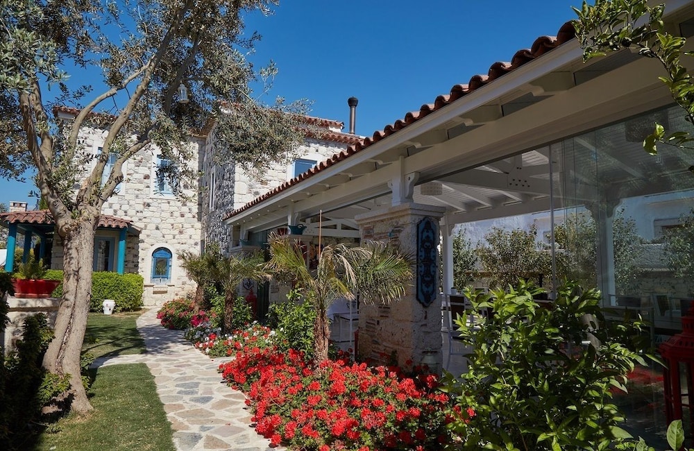 Hotel Alacatı Onoda Hotel - Image 1