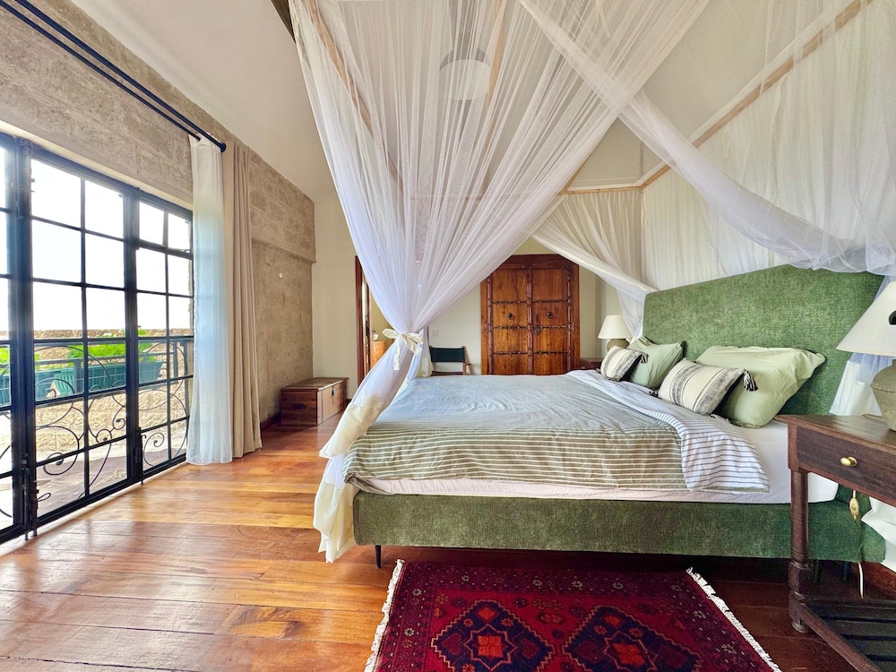 Eco 5 Bedroom 5 Bathroom Nanyuki Farm Villa - 2328