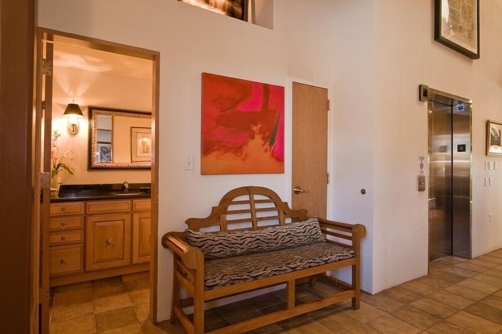 Downtown Penthouse 4 Bedroom Condo