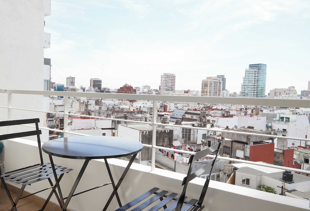 Spacious modern studio