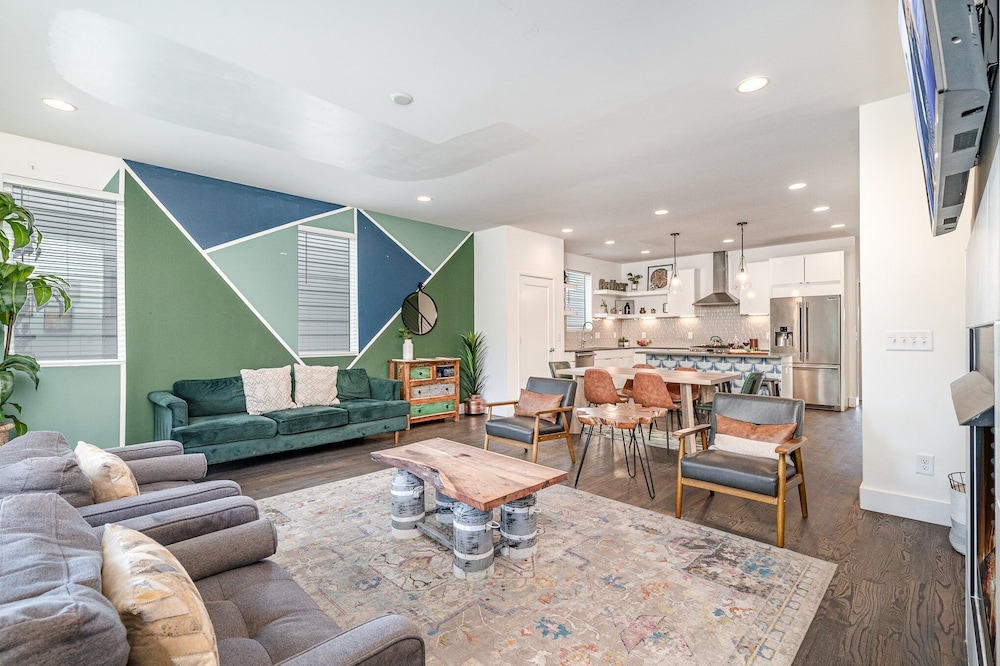 Verde Heights-sleeps 12-in Cumberland Heights