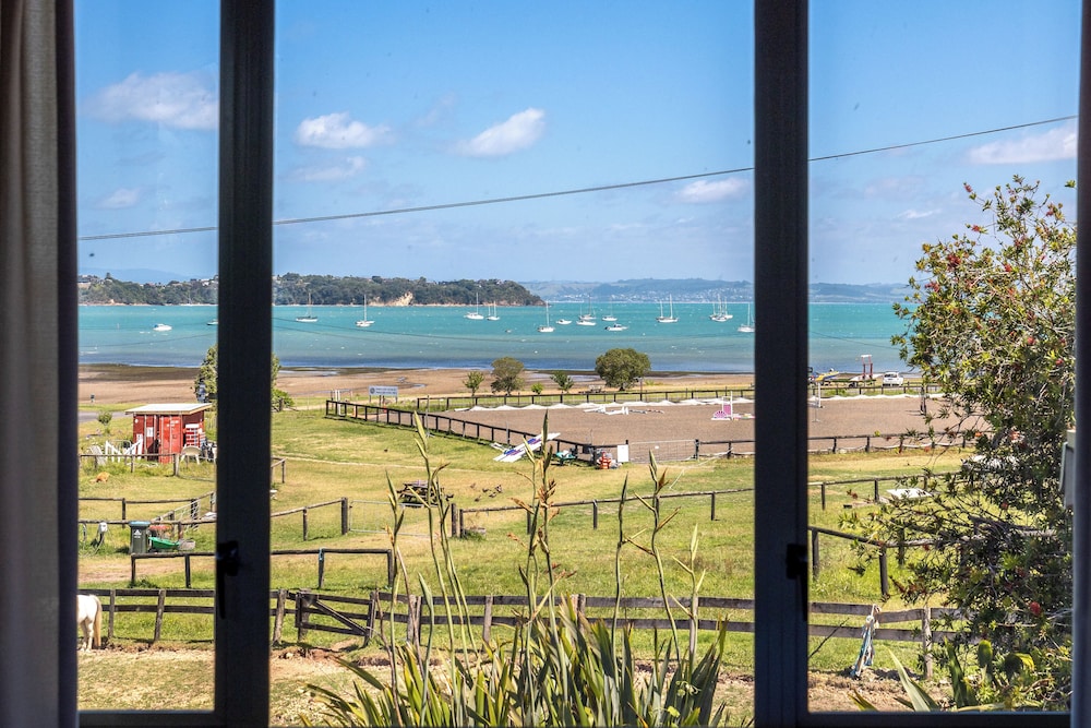 Tikirau Bay Views in Oneroa