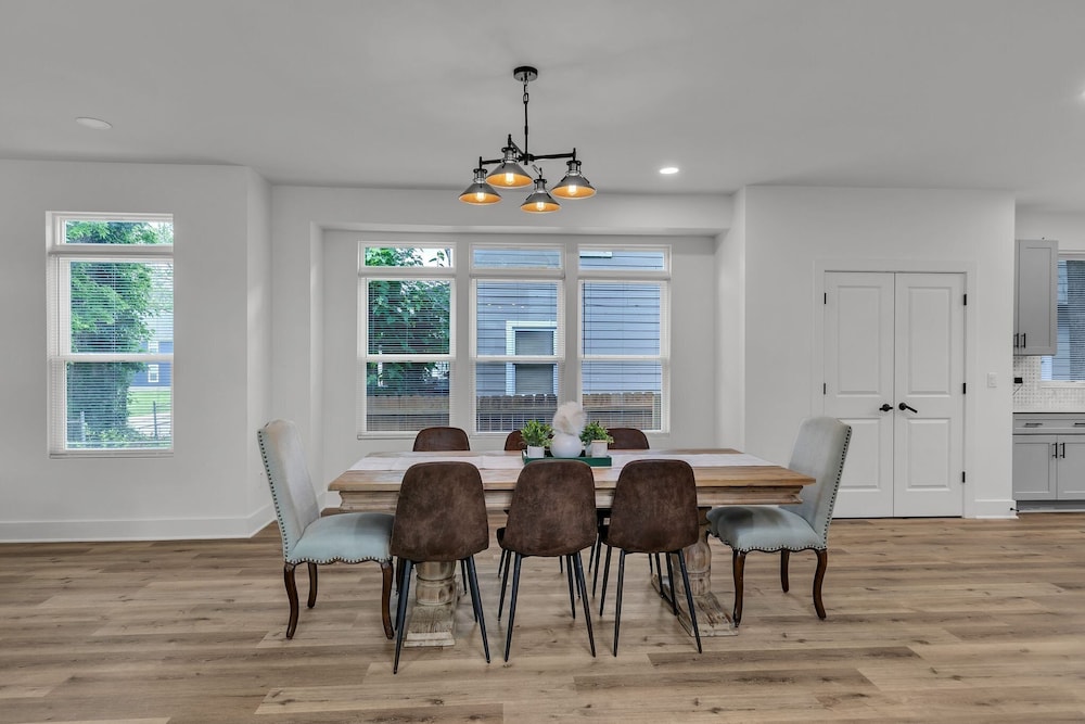 Brand-new 4br Unique Design Near Downtown Indy 4 Bedroom Home