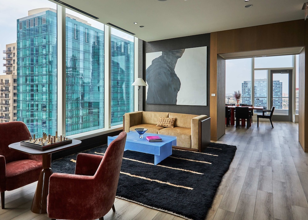Lux 67fl Apt Lake Views Top Residential Sky Deck