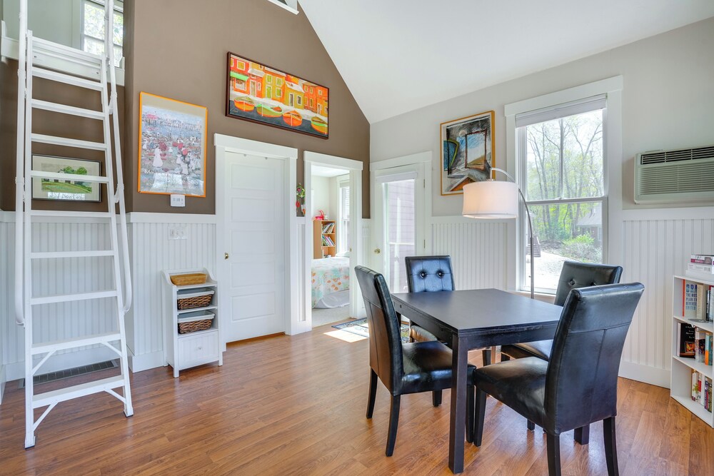 Lake Access & Pools: Sun-soaked Westford Cottage!