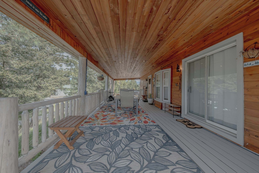 Eagles Nest Cabin Cozy Mountain Retreat for 4