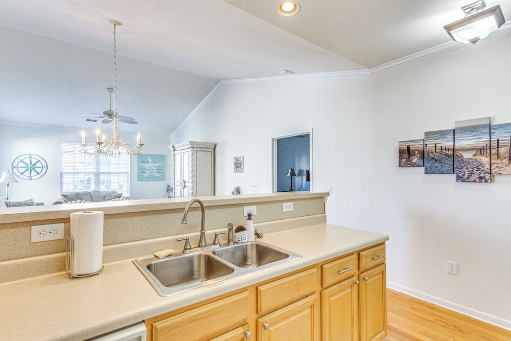5 Mi to Shore: Condo w/ Patio in Sunset Beach!