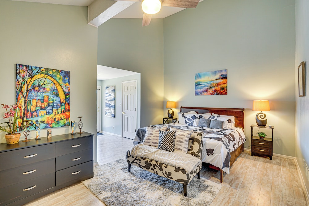 Luxury Lake Home, Amazing Views, Resort Amenities
