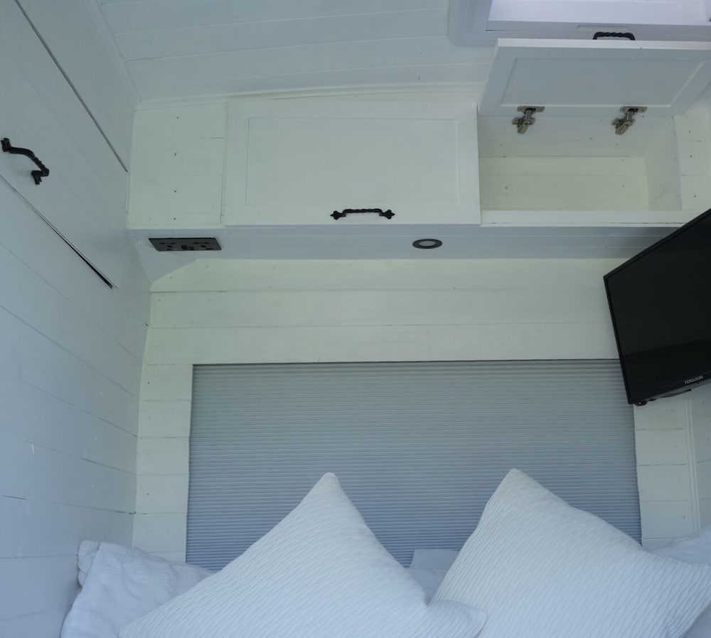 Superb 4 Berth Campervan With Kingsize bed view 4