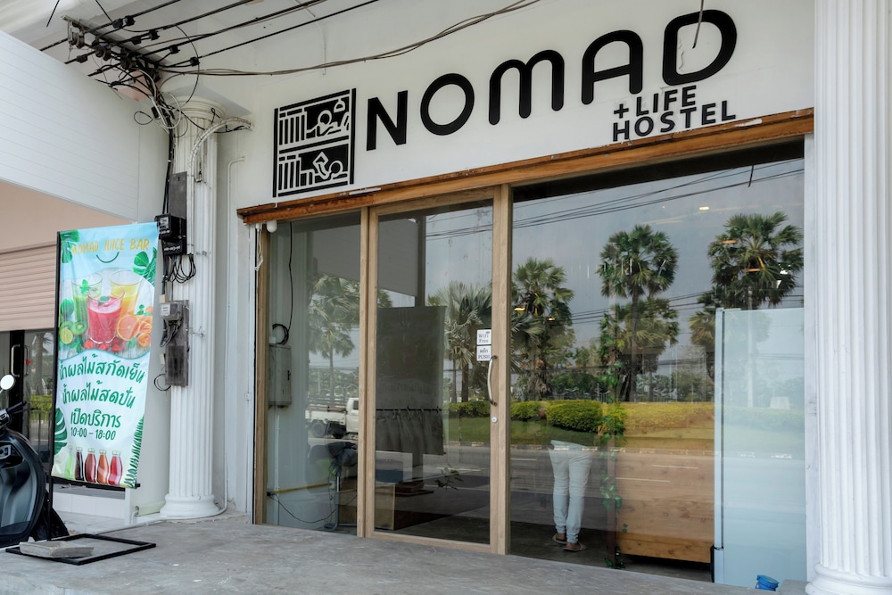 Nomad Plus Life Hostel Pattaya