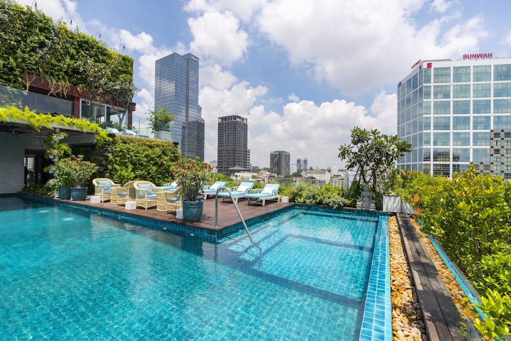 Au Lac Charner Hotel 25