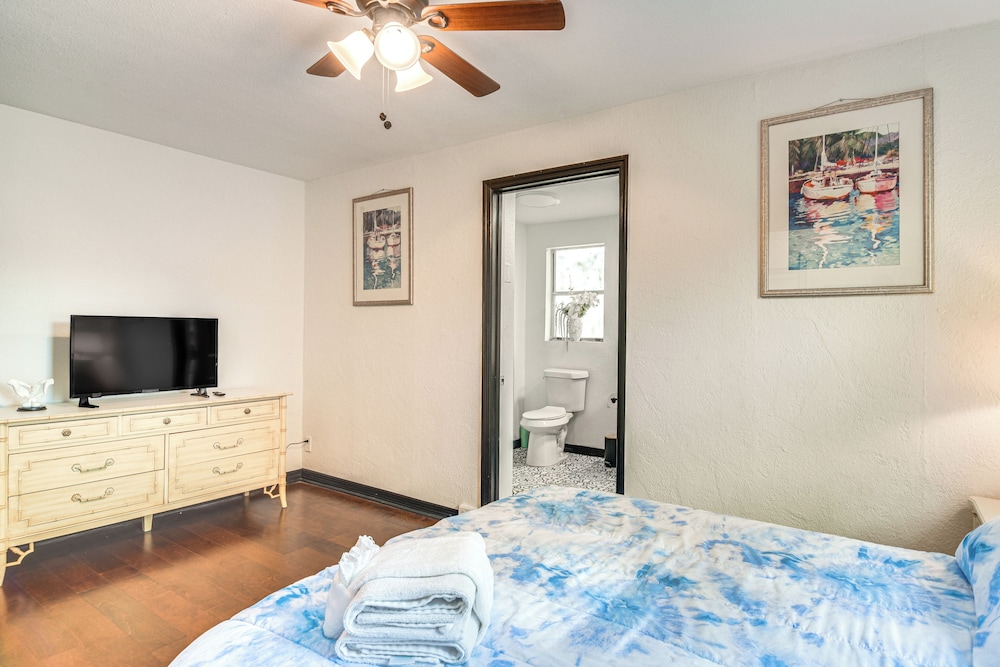 2 Mi to Beach: Family Getaway w/ Yard in St Pete!