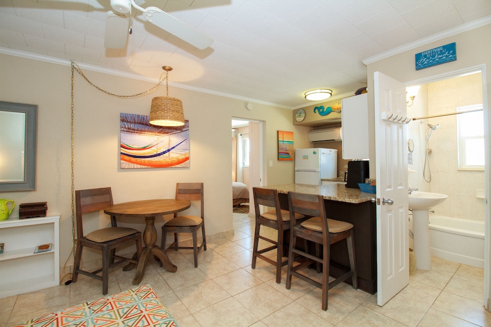 Tropic Terrace #45 - Beachfront Rental 1 Bedroom Condo by RedAwning view 4