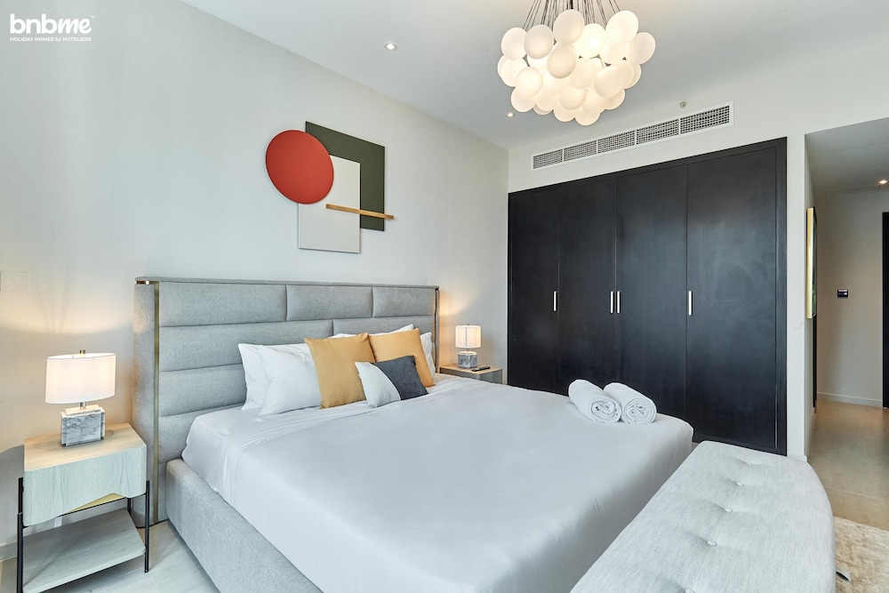 2B-TheResidencesT8-2102