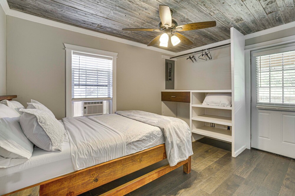 Private Dock: Des Allemands Cabin on the Bayou!