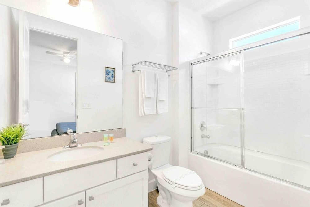 Super Size - 11br Spacious Home w Pool HOT TUB