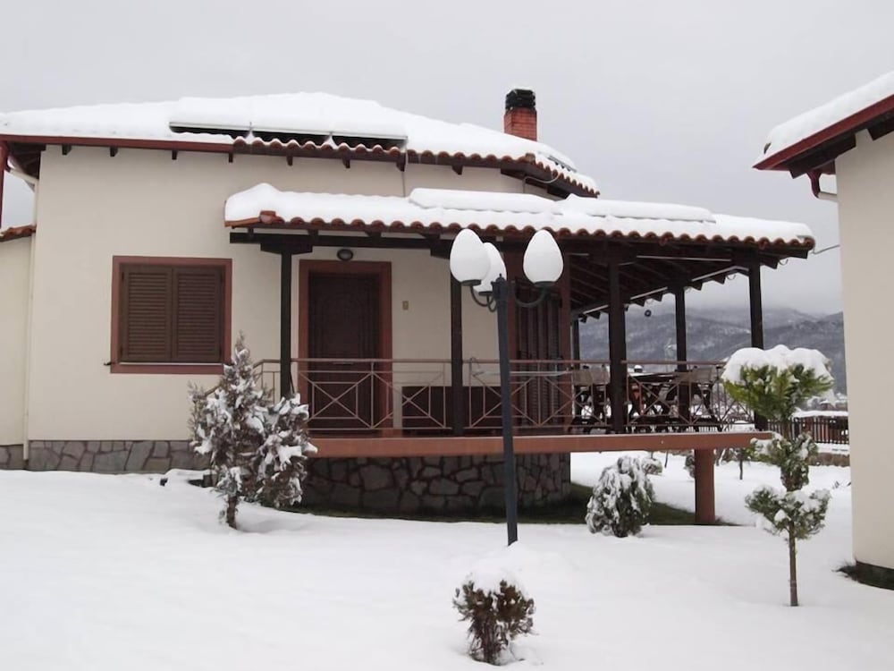 Karyon Apartments