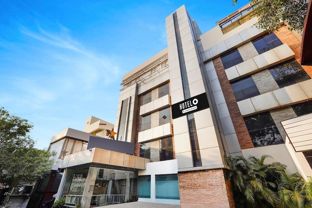 Super Townhouse Oak Kodambakkam