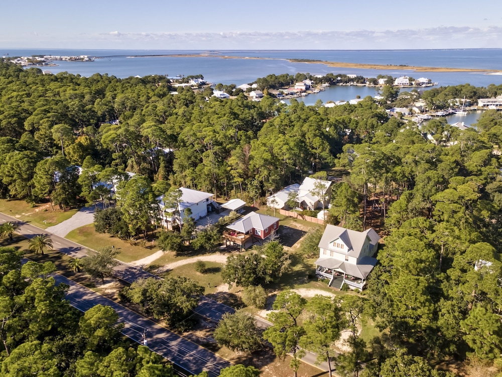 Bienville Bungalow - 304 Bienville Blvd 2 Bedroom Home