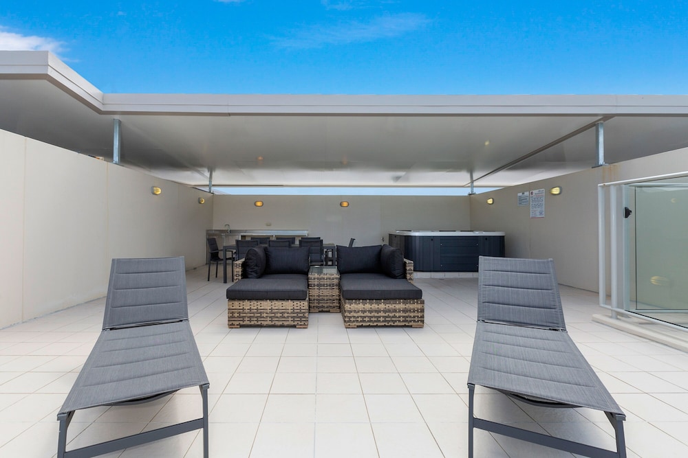Luxury Apartments on Bells Boulevard