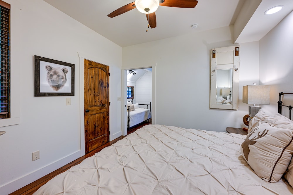 Modern-rustic Glenville Cabin: Golf, Hike + Unwind view 2