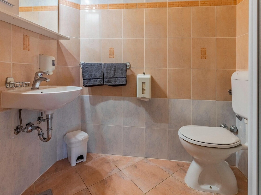 Delicate Apartment in Banjole near Beach Centinera view 5
